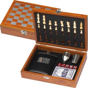 Spieleset mit Flachmann, Schach- und Kartenspiel als Werbeartikel